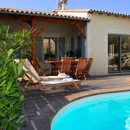 Luxury With Covered Terrace In Chalais Chalais (Charente)